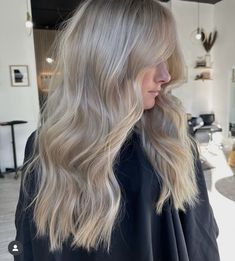 Natural Ashy Blonde Hair, Money Blonde, Blond Hairs, Ashy Blonde Hair, Dreamy Hair, Perfect Blonde Hair, Blonde Highlights On Dark Hair, Ash Hair, Ashy Blonde