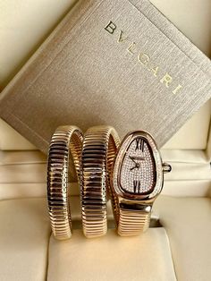 Bvlgari Jewelry, Luxury Bags Collection, Cute Engagement Rings, Vintage Watches Women, Wristwatch Fashion, Luxe Jewelry, Magical Jewelry, Jewelry Accessories Ideas