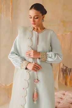 Western Saree, New Kurti Designs, Pakistani Dresses Casual, Pakistani Fashion Party Wear, Pakistani Fancy Dresses, Casual Wear Dress, Sleeves Designs For Dresses, Boutique Dress Designs, Stylish Party Dresses