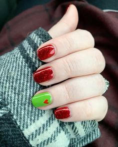 Grinch, nails, subtle, minimalist, simple, christmas Christmas Nails Designs Almond, Diy Christmas Nails Short, Simple Christmas Nails No Design, Anc Christmas Nails, Gel Manicure Ideas For Short Nails Christmas, Christmas Nail Grinch, Easy Grinch Nails Designs, Christmas Nails Grinch Easy, Grinch Face Nails