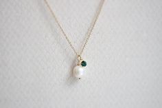 Fresh Water Pearl and Emerald Green stone necklace, genuine pearl, Birthstone, Bridesmaid necklace, Red Stone Necklace, Emerald Green Stone, Genuine Pearl Necklace, Green Stone Necklace, Pearl Birthstone, Pearl Necklace Wedding, Etsy Bridesmaid Gifts, Flower Girl Gifts, Necklace Wedding