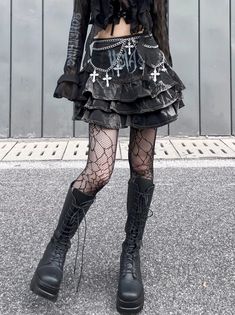 ❤︎Dark Rock Wash Denim Short Cake Skirt❤︎  Please allow 10 days for delivery. Skirt Chain, Gothic Skirt, Estilo Harajuku, Cake Skirt, Tiered Mini Skirt, Y2k Skirt, Music Festival Outfits, Gothic Rock, Fashion Inspiration Design