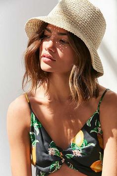 Cappello Cloche, Classy Hats, Crochet Summer Hats, Straw Bucket Hat, Women Hats Fashion, Summer Hats For Women, Hat Types, Fashion Cap