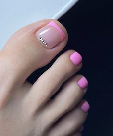 Fancy Pedicure Designs, French Pedicure With Design, Pink French Pedicure Toenails, Pink Nails Pedicure, French Tip Toes Pink, French Toe Nails Pedicures, Ideas Para Pedicure, Pink French Toe Nails, Pink French Tip Toe Nails