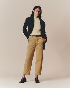 The shape of things to come. Made of lightweight cotton twill with just a touch of stretch, the Utility Barrel Pant is complete with a waist-nipping high rise, a cool curved leg, and an easy cropped length. Plus, it has utilitarian details, like accent stitching and patch pockets for a craftsman-inspired look. Utility Barrel Pant, No Competition, Flattering Pants, Trouser Pants Women, Hold You, Cotton Twill, Tik Tok, Barrel, Shopping Outfit