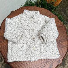 Stay warm and stylish this winter with our Floral Fleece-Lined Cotton-Padded Jacket! 🌸🧥 Crafted from cozy cotton, this jacket is designed to keep your little one snug in chilly temperatures. The turn-down collar adds a touch of elegance, while the single-breasted closure ensures easy on and off. With its adorable floral print and functional pockets, this outerwear is perfect for girls aged 18 months to 8 years. Embrace the cold season with confidence and comfort in this trendy jacket. ❄️✨ Spec Trendy Jackets, 3rd Baby, Down Parka, Cold Season, Baby Grows, Cotton Pads, Padded Jacket, Outerwear Coats, Skin Protection