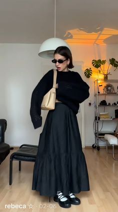 Outfit For Black Skirt, Summer Xmas Outfit, Long Skater Skirt Outfit, Cool Workwear Women, Fall Inspo Outfits Skirts, Winter Dress Outfit Aesthetic, Bell Skirt Outfit, Long Full Skirt Outfit, Black Patterned Skirt Outfit