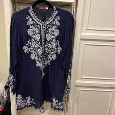 Johnny Was Collection Long Sleeve Embroidered Blouse Size Large. 20 Across The Chest 30 Inches In Length. Elegant Blue Floral Print Kurta, Traditional Embellished Blue Blouse, Festive Blue Floral Print Blouse, Blue Long Sleeve Top With Resham Embroidery, Elegant Blue Blouse With Chikankari Embroidery, Festive Blue Blouse With Floral Print, Spring Blue Top With Resham Embroidery, Blue Embroidered Kurta For Spring, Blue Embroidered Top With Resham For Summer