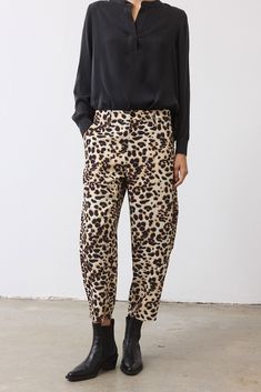 Our famous style in classic black. These pants are a standout yet comfortable pair. Style with your favorite blouse or top for an easy, everyday style. These pants differ than our Core Wide-ish Pants in that the fabric is crepe and more formal. Button & zip closure 2 side pockets Hidden elastic waistband in back Tapers at ankle Print Pants Outfit, Leopard Print Pants Outfit, Work In New York, Leopard Print Pants, Famous Fashion, Print Pants, Fall Shopping, Everyday Style, Classic Black