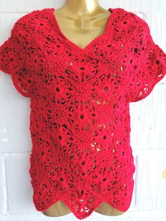 ❣️Vintage 90s Y2k Size XS Red Crochet Handmade Knitted Top Short Sleeve Boho Hippie Ibiza Beach Colourful  Beautiful colourful red crochet top handmade  No label - please check measurements Pit to pit 14.5 inches Length 24 inches Boho, hippie, Ibiza style Excellent condition like new ❣️❣️❣️ Casual Red Crochet Top For Vacation, Red Crochet Top For Spring, Red Knit Crochet Top For Summer, Red Crochet Top For Vacation, Casual Red Crochet Top For Festival, Red Crochet Lace Top For Vacation, Red Knit Top For Beach, Hippie Pink Beach Top, Red Crochet Top For Beach