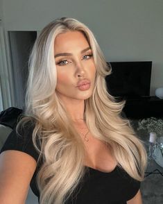 #beauty #hairstyle #balayage Follow & See more post collection in my pin bio, Thank You. Read more inspo & article at 0ur website. Tan Skin, Model Hair, Cool Haircuts, Balayage Hair, Summer Hairstyles, Fashion Makeup, Hair Goals