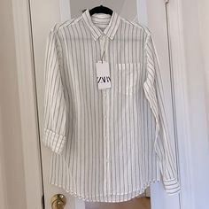 Zara Mens Striped Cotton Button Up Shirt Size M Nwt Never Worn! Zara Man Shirts, Zara Mens, Business Dress Shirts, Long Tee Shirts, Zara Sweatshirt, Striped Linen Shirt, Jacquard Shirt, Zara T Shirt, Basic Hoodie