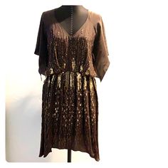 Sachin + Babi Rich Cocoa Colored Dress With Gold Colored Paillettes . 100% Silk. Brown Gold, Hat Hairstyles, Gold Color, Colorful Dresses, Midi Dress, Hair Accessories, Silk, Womens Dresses, Hair Styles