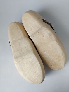 Hand made Wooden Shoes Clogs , Altes Muensterlaendishes Handwerk made in Germany Slip-on Clogs With Removable Insole, Leather Sole Slip-on Clogs, Casual Wood Mules With Round Toe, Slip-on Clogs With Leather Sole, Slip-on Clogs With Rubber Sole And Plain Toe, Leather Sole Slip-on Clogs With Plain Toe, Round Toe Clogs With Cork-bed Midsoles And Slip-on Fit, Slip-on Clogs With Cork-bed Midsoles And Round Toe, Slip-on Clogs With Rubber Sole