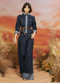 Introducing Pre-Fall 2025 ✨ Inspired by the American Southwest keeping with the brand’s nostalgic-boho feel. The collection is defined by by voluminous draping, artful tailoring and romantic detailing. #cinqasept Pre Fall Fashion, Fashion Show, Autumn Fashion, Vogue