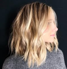 Sand Storm Hair Color Ideas For Blondes Storm Hair Color, Storm Hair, Long Choppy Bobs, Oblong Face Hairstyles, Sand Storm, Choppy Bob Haircuts, Low Maintenance Hair, Hair Color Balayage, Hair Envy