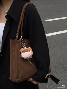 Bag For College, Stylish School Bags, Sac Diy, My Style Bags, Diy Bag Designs, Brown Tote Bag, Girly Bags, Elegant Bags, Fancy Bags