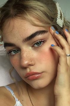 Thicker Eyebrows Makeup, Long Eyebrows, Big Eyebrows, Straight Eyebrows, Instagram Brows, Bushy Eyebrows, Dark Eyebrows, Black Eyebrows