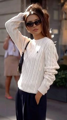 Ralph Lauren Aesthetic, Style Désinvolte Chic, Elegante Casual, Cooler Look, Ralph Lauren Outfits, Mode Inspo, White Sweater, 가을 패션