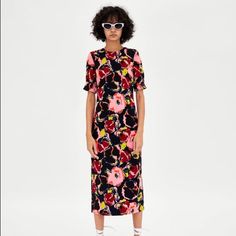 Mid Floral Pencil Dress With Back Zipper And 3/4 Sleeves. Neoprene Like Material - Worn Twice - Runs Small - Never Worn - Brand: Trafaluc Zara Multicolor Short Sleeve Midi Dress, Chic Half Sleeve Midi Dress With Floral Print, Zara Floral Print Short Sleeve Midi Dress, Zara Short Sleeve Floral Print Midi Dress, Zara Floral Print Midi Dress With Short Sleeves, Beautiful Spring Dresses, Floral Pencil Dress, Dresses Beautiful, Spring Dress