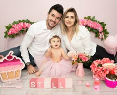 Birthday Zhest, Newborn Family Pictures, Smash Cake Girl, One Year Birthday, Newborn Photography Poses, Smash The Cake, Baby Boy Room Nursery