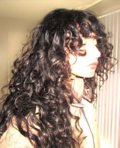 Curly Long Hair Women, Aesthetic Haircuts Curly Hair, Haircuts For People With Curly Hair, Haircuts For Loose Curly Hair, Haircut Ideas For Long Curly Hair, Vintage Curly Haircut, Barbie Hairstyles Curly Hair, Natural Curly Hair Aesthetic, Curly Hair Inspiration Long