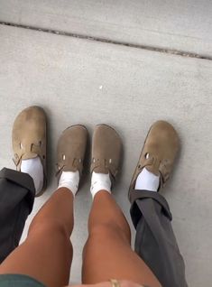 Birkenstock Outfit, Dr Shoes, Skandinavian Fashion, Roman Sandals, Paris Mode, Shoe Inspo, Swag Shoes, Cute Relationship Goals