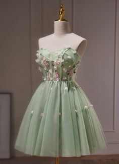 Green Embroidery Beading Tulle Mini Cocktail Dress   Condition: Brand New  Color:Green  Material:Tulle,Beading  Sleeve Length: Sleeveless  Collar:Off Shoulder  Length : Above Knee, Mini  Includes: Dress  Occasions:Tulle Homecoming Dresess,Short Prom Formal Dresses for Women,Cocktail Dress for Teens,Short Bridesmaid Dresses,short wedding dress,Dama Dresses for Quinceanera,School Dance Dresses for girls 12-14,Graduation Dresses,8th Grade prom dresses,club night out dress,sweet 16 dresses,White Holiday party,Halloween costume,cosplay,pageant,Christmas party,ceremony, birthday party family gathering or any other formal occasions   Where to Buy Cheap Perfect Prom Dresses Online?   VictorianDancer is an authentic designer dress manufacturer, In here you can find your favorite colors and styles,q Green School Dress, Cute 8th Grade Prom Dresses, Light Green Floral Dress, Princess And The Frog Homecoming Dress, Green Dama Dresses, Formal Dresses For Short Women, Green Prom Dress Short, Cute Green Dresses, Green Graduation Dress