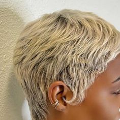 Blonde For Dark Skin, Blonde Natural Hair, Blonde Style, Black Hair Short Cuts, Edgy Short Hair, Short Hair Wigs, Sassy Hair