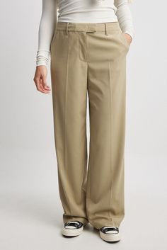 These suit pants feature a high waist fit. They have a wide leg design and side slant pockets. These suit pants feature back mock pockets with a flap detail. Future Fashion, Leg Design, Suit Pants, Suit Separates, Na Kd, Women Empowerment, High Waist, Wide Leg, Trousers