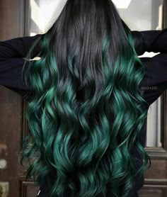 Green And Black Hair, Dark Green Hair, Hair Color Underneath, Multi Colored Hair, Hair Dye Ideas, Pretty Hair Color, Dye Colors, Hair Color Blue