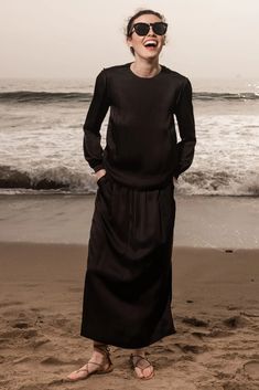 Maeve Skirt - Black Silk Cupra | Heidi Merrick Chic Style Inspiration, Wool Sweaters Womens, Minimalist Dresses, Tres Chic, Straight Skirt, Fashion Over 50, Black Silk, Wardrobe Essentials, Midi Length