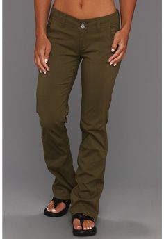 Like the olive green color and the style of pants. Real Advice, Hiking Clothing, Best Hiking Shoes, Beach Volleyball, Back To Nature