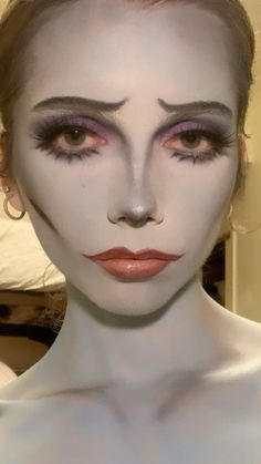 Ballgown Halloween Costumes, Corpes Bride Makeup Looks, Corspride Bride Makeup, The Corps Bride Costume, Zombie Vampire Makeup, Corpse Bride Duo Costume, Corpse Halloween Costume, Corpse Bride Makeup Kids, Corpse Bride Makeup Look