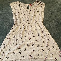 High Low Mini Tshirt-Esque Dress In A Size 42 From H&M. Never Worn, Just A Little Wrinkled From Hanging In The Closet. Casual White H&m Dress, H&m White Casual Dresses, Daywear High-low Hem Maxi Dress, Hm Dress, High & Low, High Low Dress, H&m, Colorful Dresses, Womens Dresses