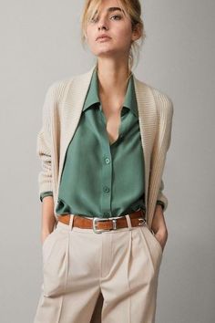 Look Zara, Hepburn Style, Beige Pants, Stylish Work Outfits, Work Outfits Women, Casual Work