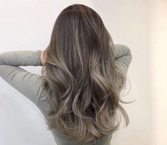 Brown Hair W Subtle Highlights, Korean Blonde Balayage, Mushroom Beige Balayage, Partial Balayage Ash Brown, Dark Ash Mushroom Brown Hair, Ash Brown Hair Cool Tone, Ash Brown Balayage Light, Mushroom Brown Baylage Hair, Ashy Mushroom Brown Hair Balayage