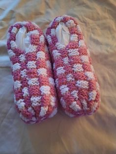 Knitted Granny Slippers 🧶 Warm those toes 👣 Handmade knitted Slippers 4'mm needles  Any color or size desired Warm Slippers, Knitted Slippers, Handmade Knitting, Festival Season, Slippers, Bathing Beauties, Accessory Gift, Pet Supplies, Electronic Accessories