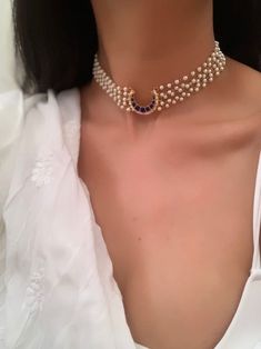 Jewelry Accessories Ideas Fancy Choker, Vintage Indian Jewelry, Choker Necklace Designs, Choker Designs, Pearl Necklace Designs, Gold Jewelry Stores, Indian Jewelry Sets, Gold Jewelry Simple