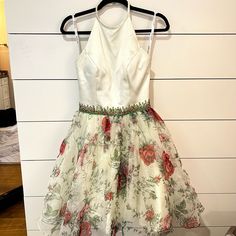 -Sherri Hill -So Flattering -No Longer Made -Flowy (Offers Are Welcome!! ) Sherri Hill Dresses, Sherri Hill, White Green, Flower Prints, Colorful Dresses, Cocktail Dress, Prom Dresses, Size 4, Prom