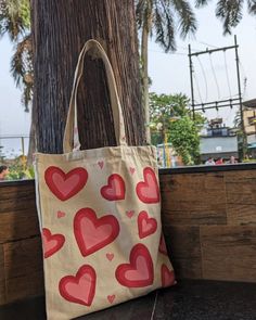 Cute Canvas Bag Ideas, Cute Totebag Painting, Painting Toat Bag Ideas, Totes Painting Ideas, Cute Diy Tote Bag Designs, Things To Paint On Tote Bags, Bags Painting Ideas, Tote Bag Designs Aesthetic, Cute Tote Bag Design Paint Aesthetic