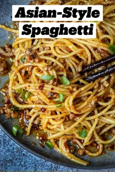 Satisfy your cravings with our delicious Asian style ground beef spaghetti recipe! Packed with flavor and easy to make, it's a crowd-pleasing dish for any occasion. Spaghetti Style Yakisoba, Korean Spaghetti Recipes, Spaghetti Asian Style, Asian Style Spaghetti, Thai Easy Recipes, Asian Recipes With Ground Beef, Asian Spaghetti Noodles, Beef Spaghetti Recipes, Ground Beef Spaghetti Recipes