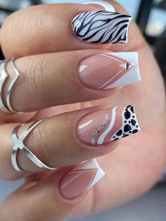 Multicolor  Collar    Color Nails,3D Nails Embellished   Nail,Hand & Foot Care Work Nails, Her Nails, Pretty Nail Art, Short Acrylic Nails Designs, Black Nail