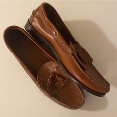 New Allen Edmonds Handmade Leather Tassel Dellwood Loafers. A Few Minor Scuffs From Storage But Never Worn. Excellent Condition And Quality. Casual Plain Toe Tassel Loafers For Galas, Casual Tassel Loafers With Plain Toe For Galas, Classic Brown Tassel Loafers For Galas, Classic Brown Slip-on Tassel Loafers, Classic Brown Tassel Slip-on Loafers, Casual Brown Wingtip Tassel Loafers, Casual Brown Tassel Loafers For Galas, Semi-formal Moc Toe Tassel Loafers, Casual Tassel Loafers With Moc Toe