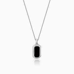 The Inspiration: Perfect for the modern-day knight, it's more than a piece of jewelleryit's a statement of character. The Design: This silver pendant with a box chain features a rectangular motif. 
 
 925 Silver 
 Perfect for sensitive skin 
 Motif Height: 2.8 cm, Motif Width: 1.2 cm 
 Length of Chain: 60 cm + 6 cm Adjustable 
 Comes with the Jewellery kit and authenticity certificate 
 Content: Pendant with Box Chain 
 Net Qty- 1 unit 
 
 Styling Tip: Style this with a baggy back print t-shirt Silver Knight, Authenticity Certificate, Jewelry Kits, T Shirt And Jeans, Box Chain, Silver Pendant, Sensitive Skin, 925 Silver, Print T Shirt