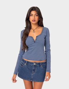 This Top Is The Ultimate Way To Achieve Great Style. Pair It With Any Shorts For A Leisurely Vibe, Or Rock It With Your Fave Pair Of Jeans During The Colder Months. Top. Long Sleeves. Button Front Detailing. Striped Pattern. 95% Cotton, 5% Spandex. Model Wears Size S. Model Height Is 5'6. Item Care: Wash With Similar Colors. | Edikted Jocelyn Striped Top Vintage Crop Tops, Collar Tshirt, Spring Shirts, Color Stripes, Y2k Fashion, Casual Fits, Striped Long Sleeve, Stripe Sweater, T Shirt Top