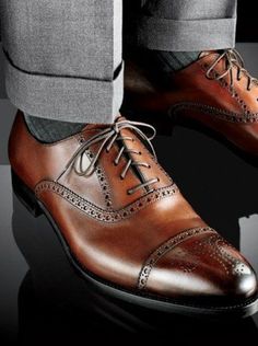 Smart Casuals, Der Gentleman, Dr Shoes, Gentleman Shoes, Oxford Brogues, Brown Oxfords, Leather Wedding, Brown Shoes, Bruce Wayne