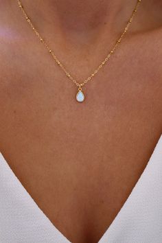 Opal Pendant Gold Opal Necklace Dainty Opal Necklace - Etsy UK Gold Opal Necklace, Dainty Opal Necklace, Gold Necklace Simple, Minimal Necklace, Prom Jewelry, Dope Jewelry, Jewelry Lookbook, Bridesmaid Necklace, Cute Necklace