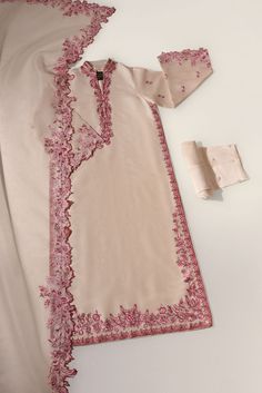 Designer Dresses Elegant, Enchanted Rose, Pakistani Fancy Dresses, Pakistani Dresses Casual, Pakistani Fashion Party Wear, Beautiful Pakistani Dresses, Indian Dresses Traditional, Modest Dresses Casual, Bridal Dress Fashion