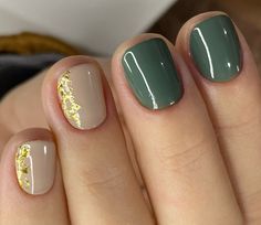 Nail Design With Accent Nail, Green Nails Gelish, Nail Color For Bridesmaid, Shellac Green Nails, Fall Nail Shellac Colors, Dnd Olive Green Gel Polish, Gel Nails For January, Green And Gold Nail Designs Short, Dark Green Nails With Gold Accent